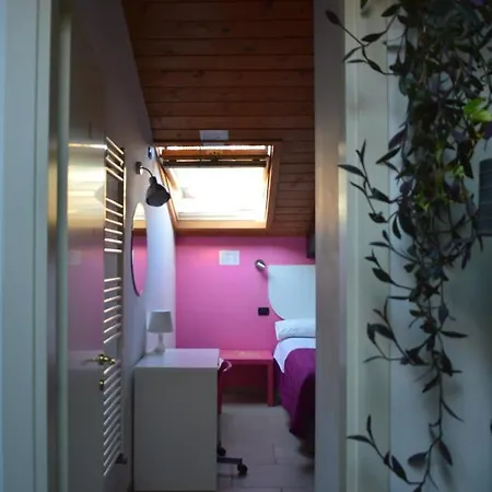 Nsh, Sweet Bed & Breakfast
