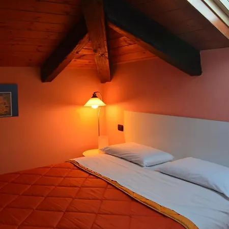 Nsh, Sweet Bed & Breakfast